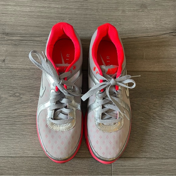 Nike Air Relentless Running Shoes Gray Silver Pink Women's Size 8.5 - Picture 2 of 5